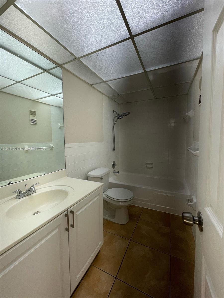 6950 Miami Gdns Dr #2-312A Hialeah, FL 33015