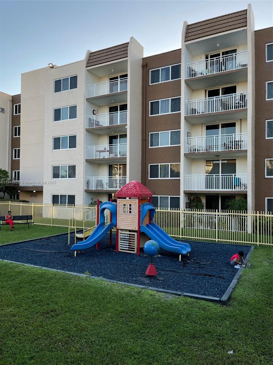 6950 Miami Gdns Dr #2-312A Hialeah, FL 33015
