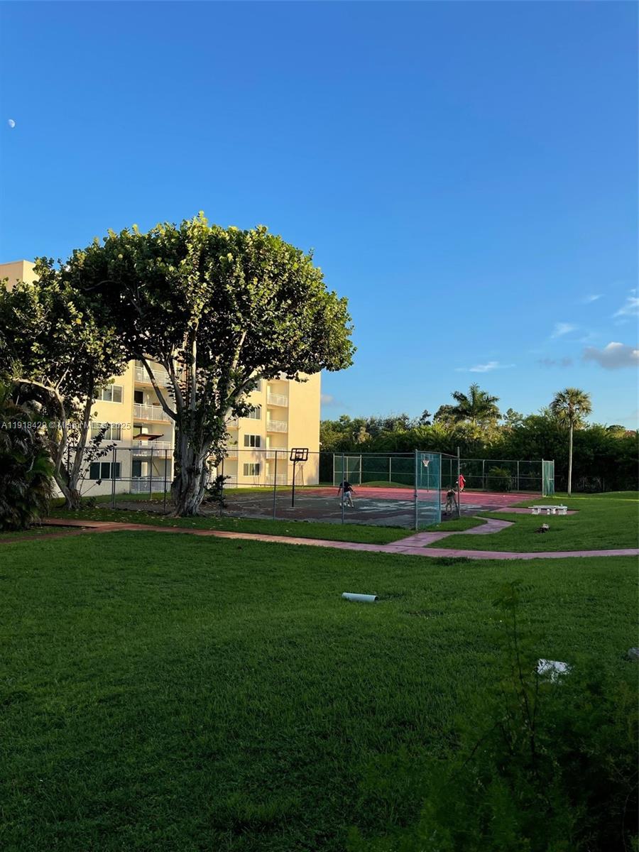 6950 Miami Gdns Dr #2-312A Hialeah, FL 33015