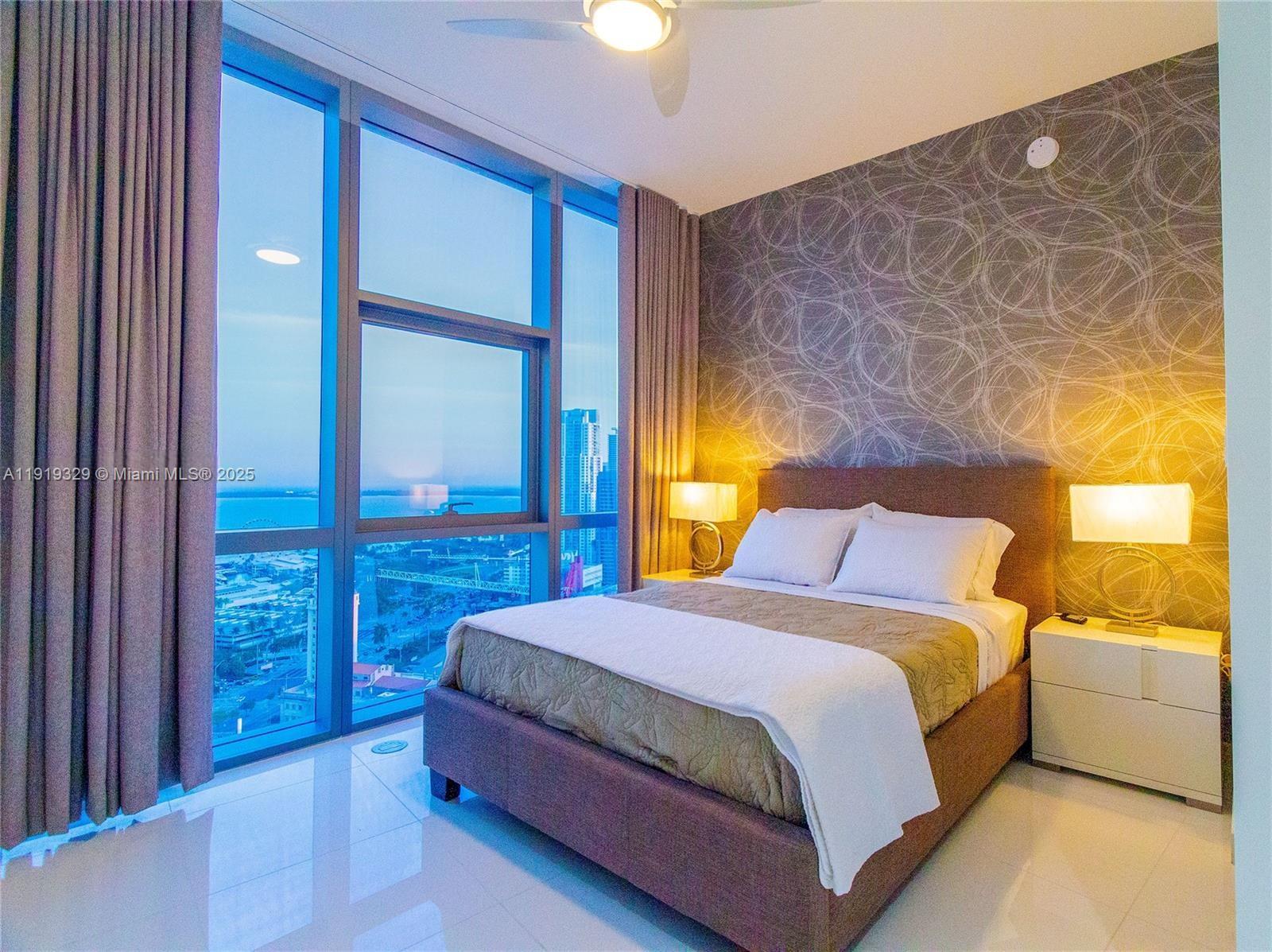 851 NE 1st Ave #2811 Miami, FL 33132