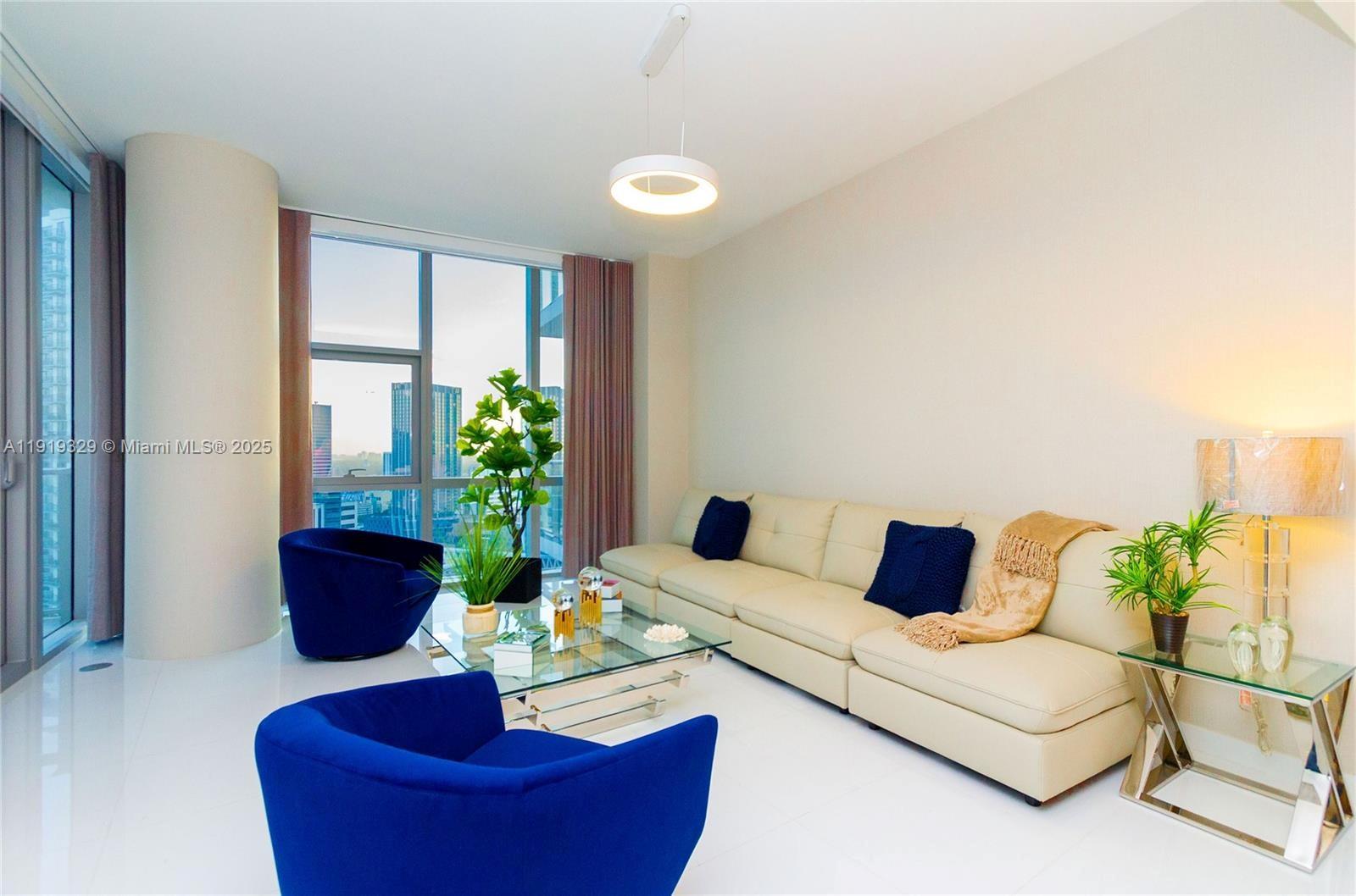 851 NE 1st Ave #2811 Miami, FL 33132