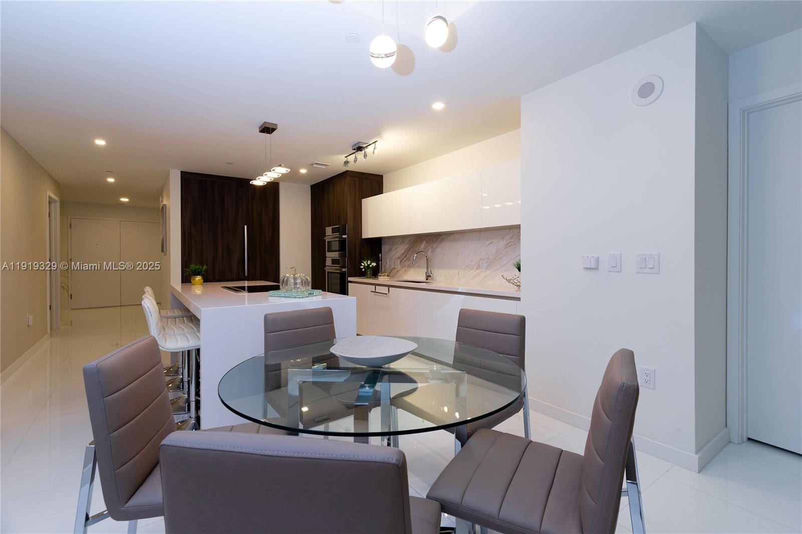 851 NE 1st Ave #2811 Miami, FL 33132