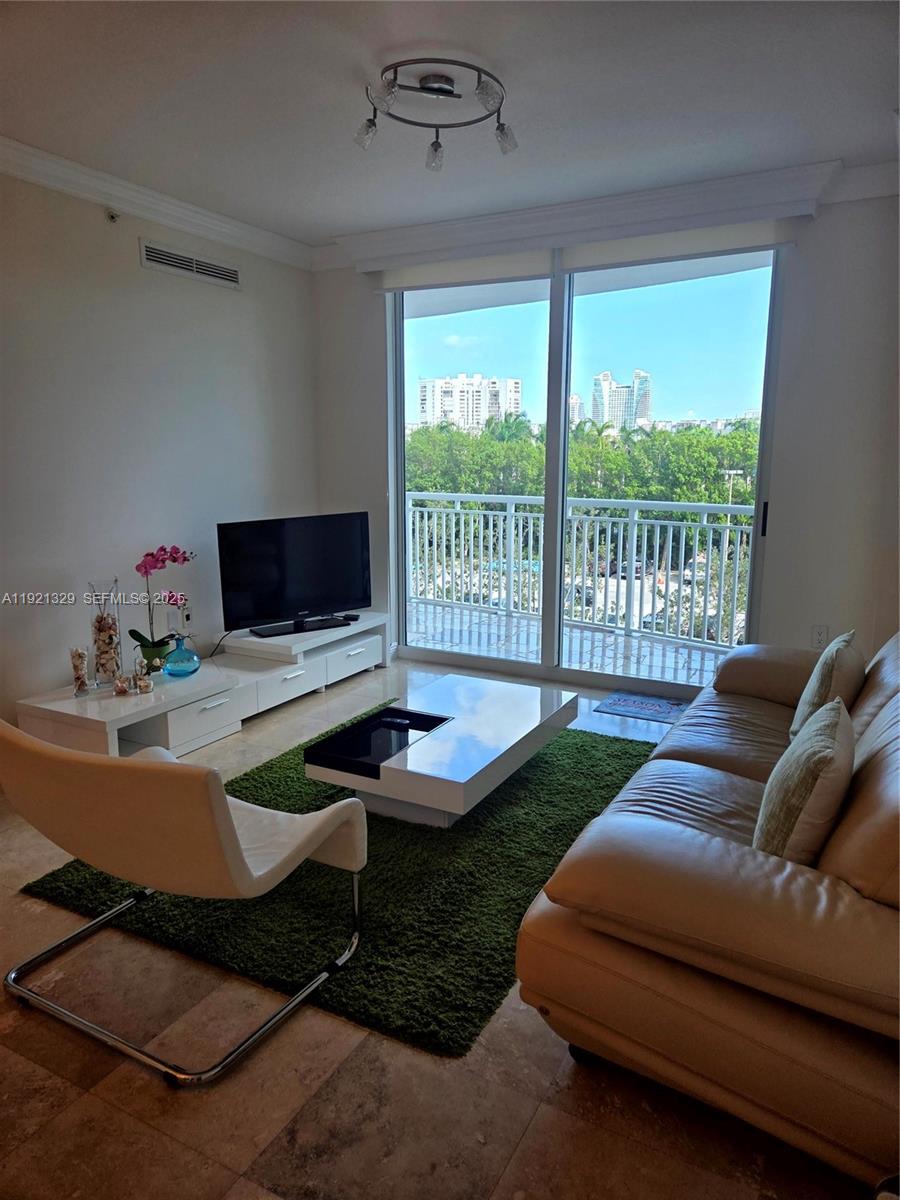 1755 E Hallandale Bch Blvd #305E Hallandale Beach, FL 33009