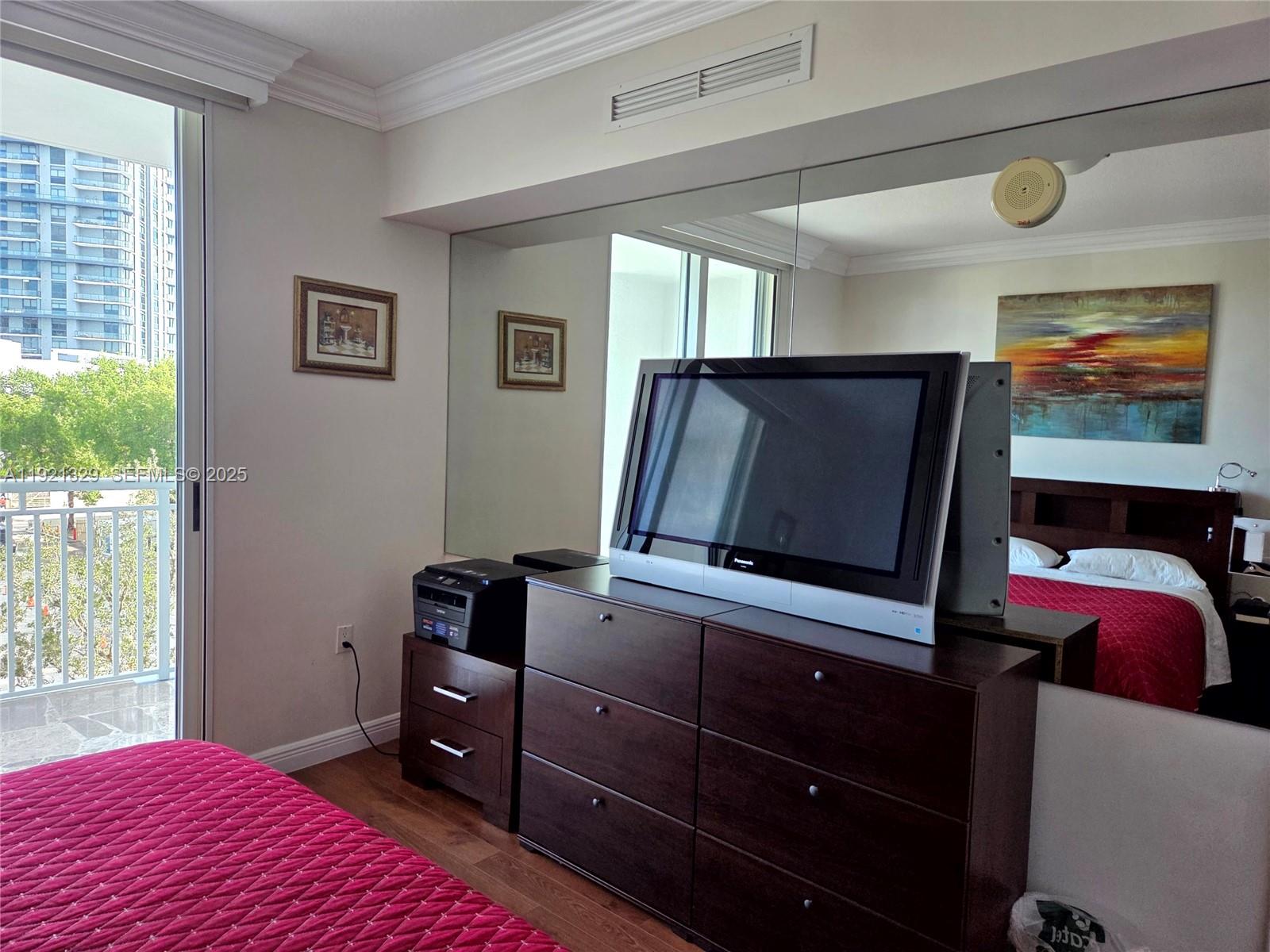 1755 E Hallandale Bch Blvd #305E Hallandale Beach, FL 33009