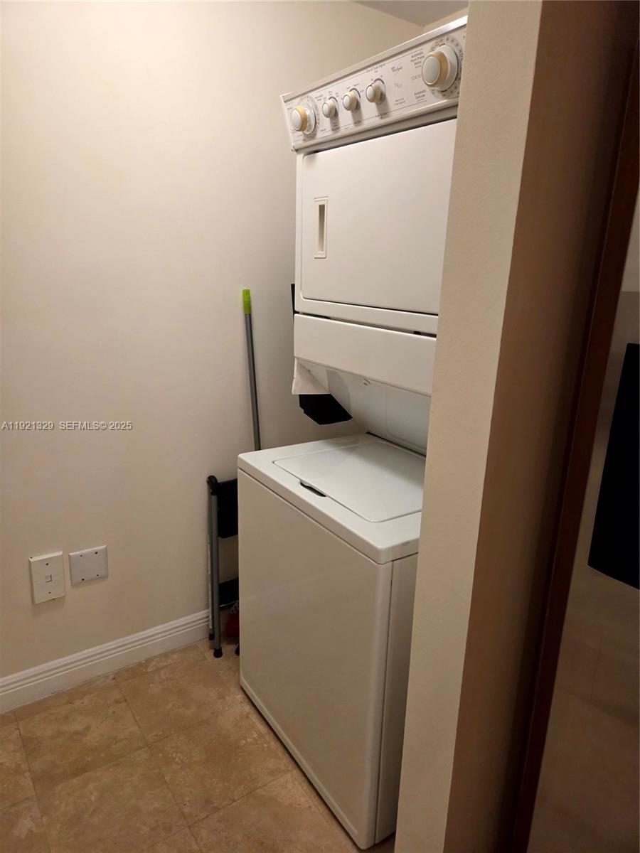 1755 E Hallandale Bch Blvd #305E Hallandale Beach, FL 33009