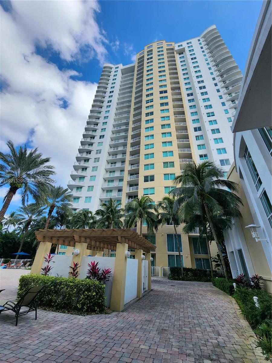 1755 E Hallandale Bch Blvd #305E Hallandale Beach, FL 33009