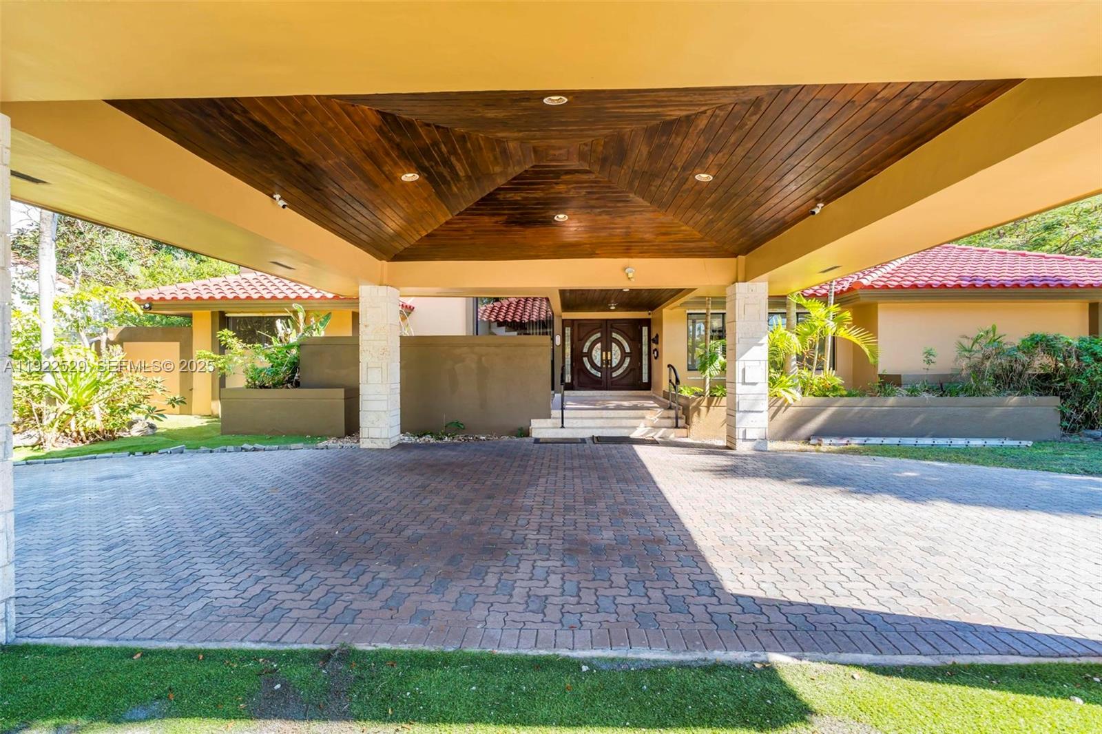 701 SW 24th Rd Miami, FL 33129