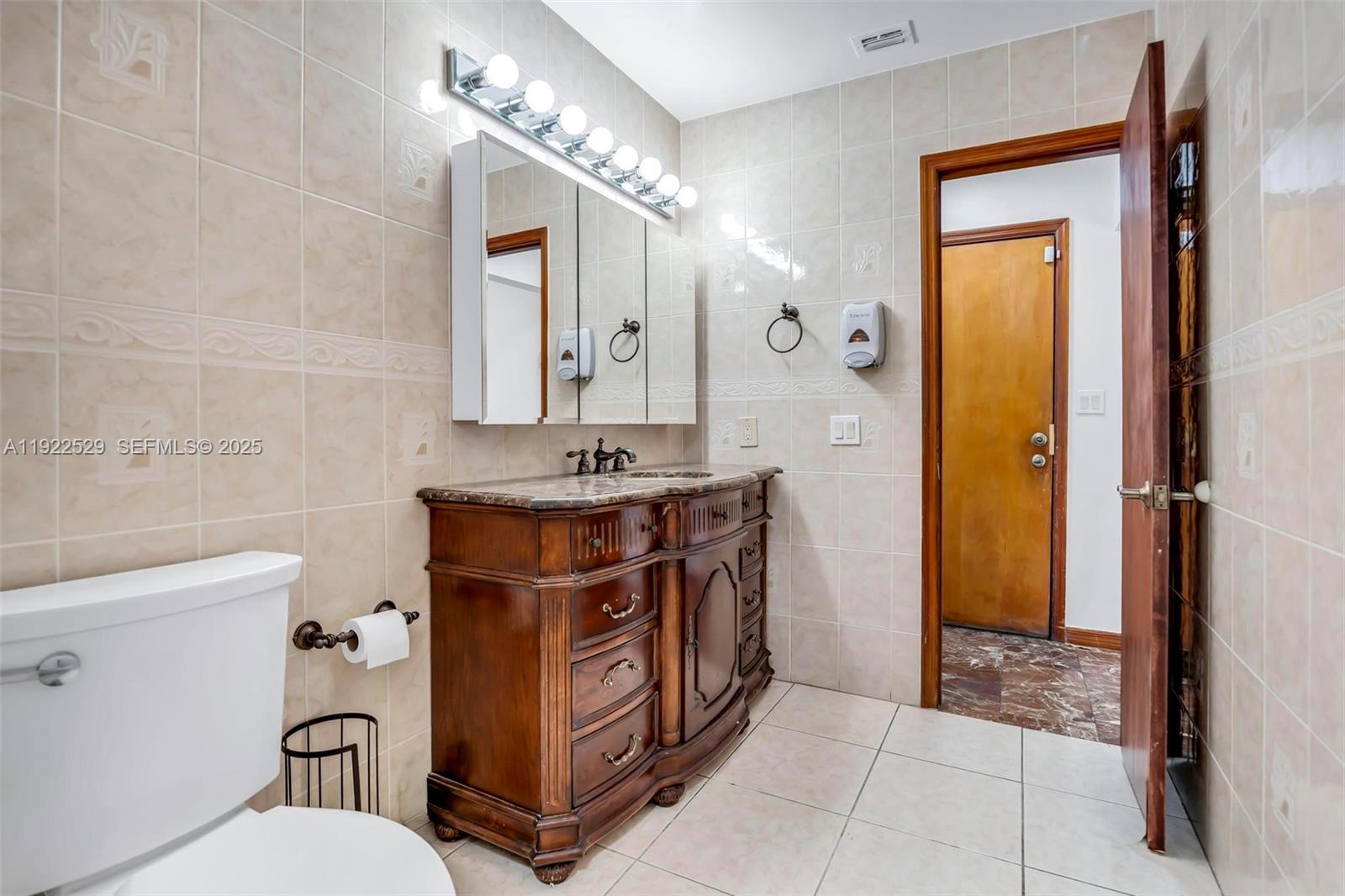 701 SW 24th Rd Miami, FL 33129