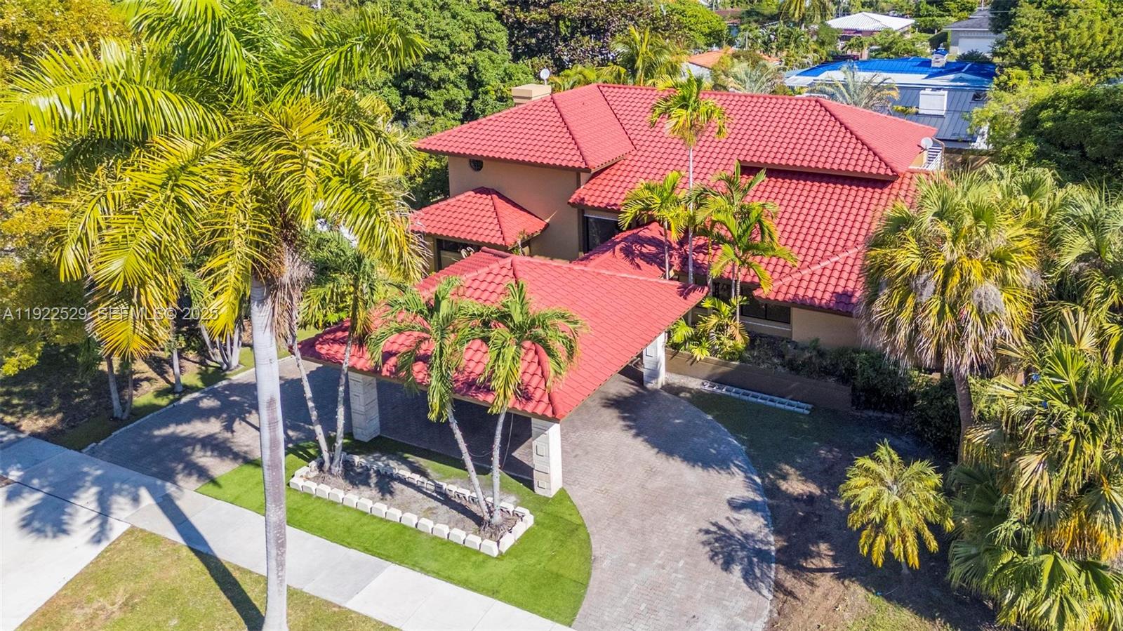 701 SW 24th Rd Miami, FL 33129