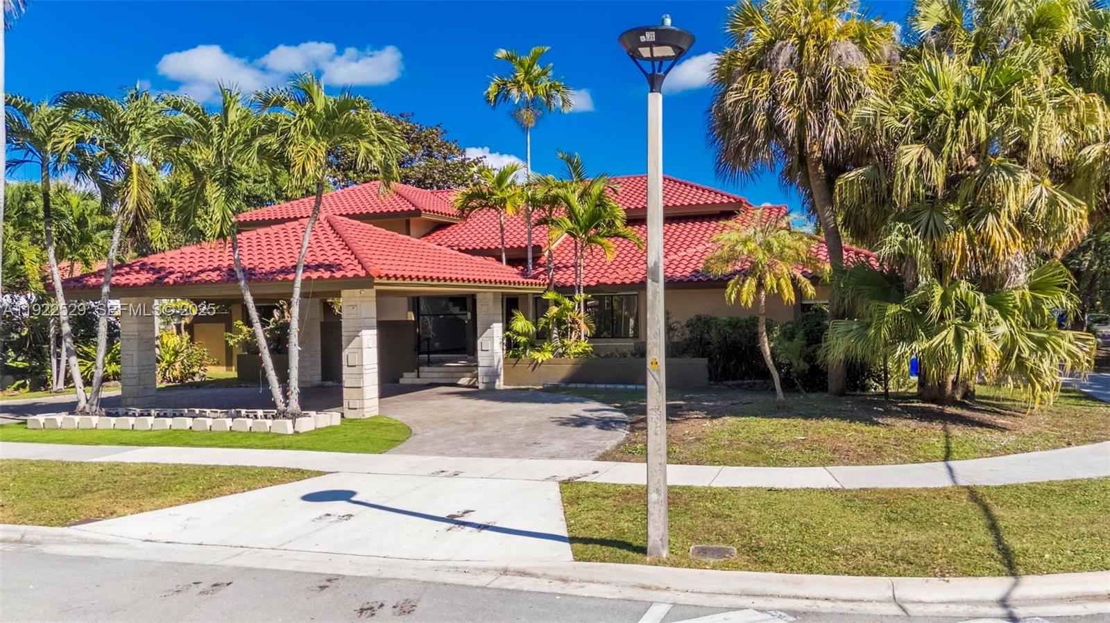 701 SW 24th Rd Miami, FL 33129