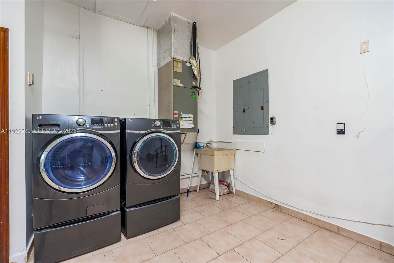 701 SW 24th Rd Miami, FL 33129