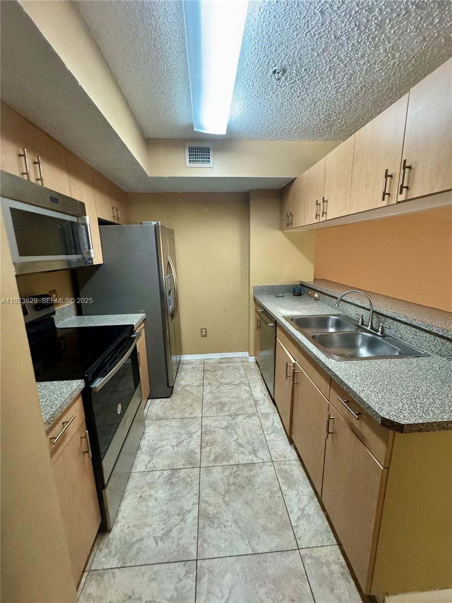 450 S Park Rd #5-307 Hollywood, FL 33021