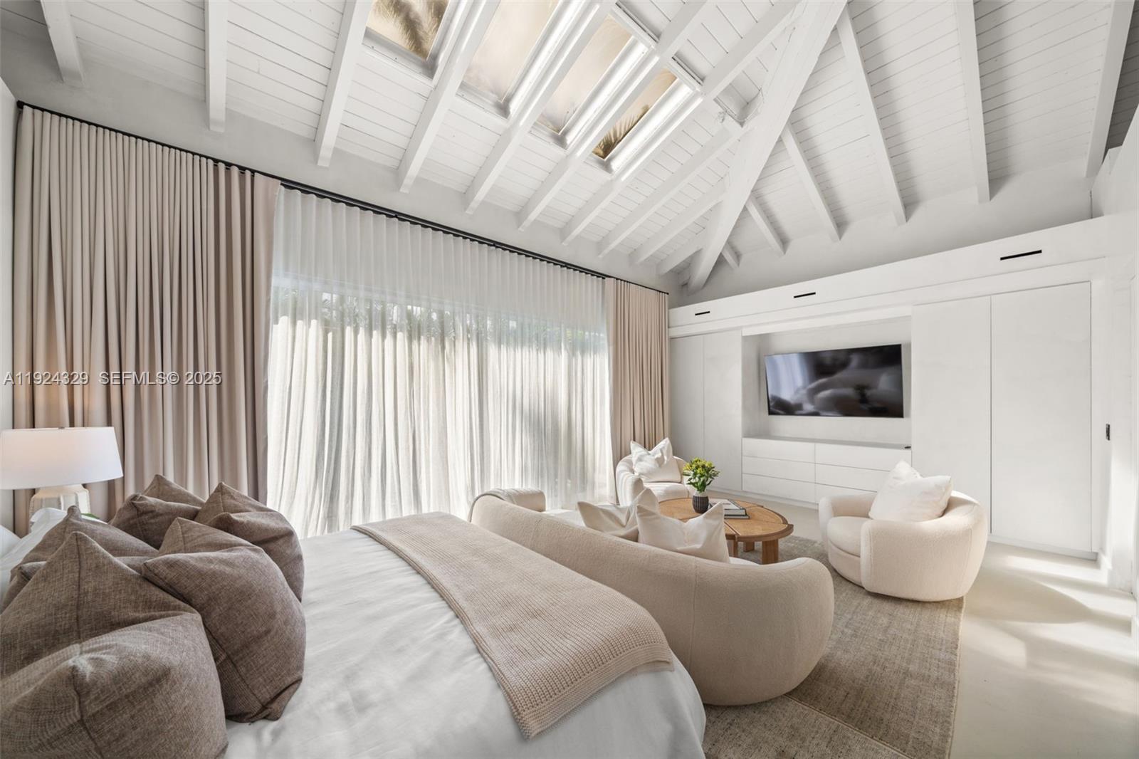 244 W San Marino Dr Miami Beach, FL 33139