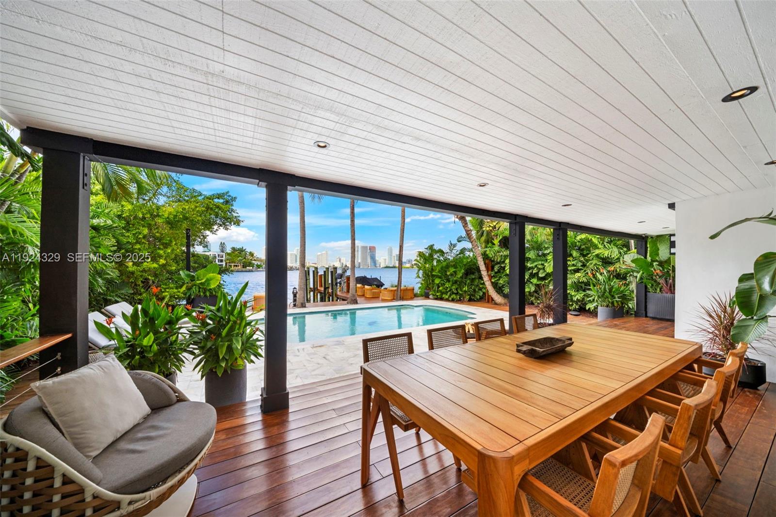 244 W San Marino Dr Miami Beach, FL 33139