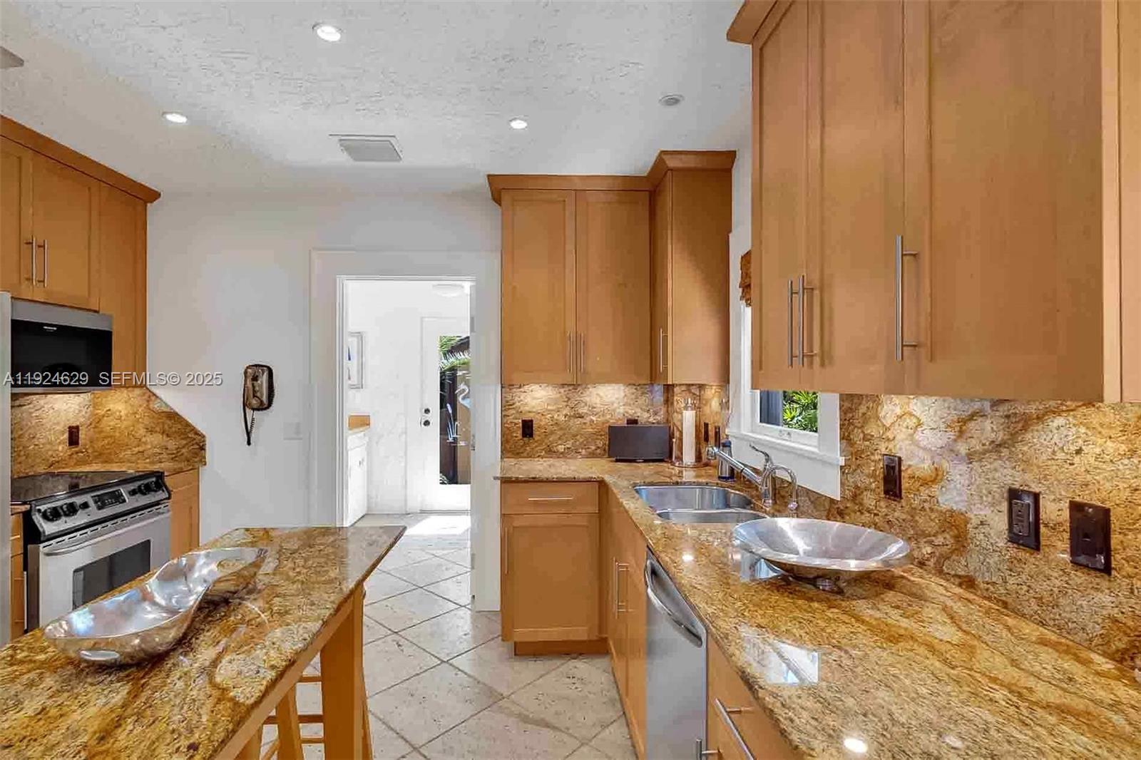 136 NE 101st St Miami Shores, FL 33138