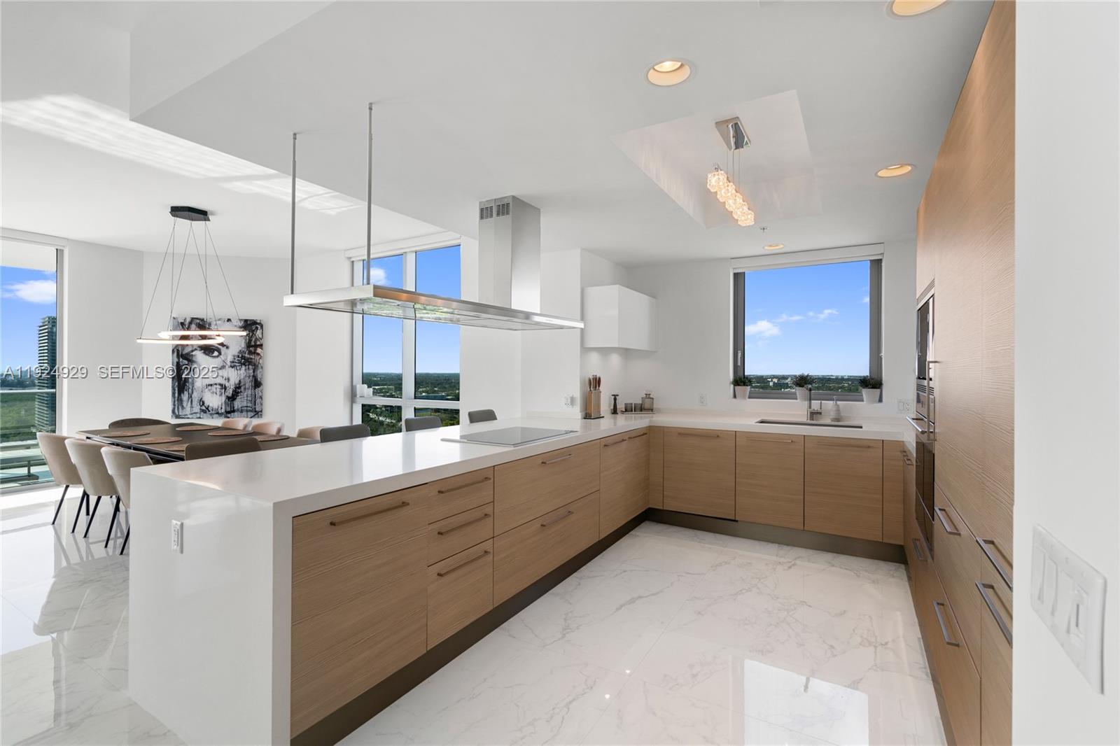 17111 Biscayne Blvd #2002 North Miami Beach, FL 33160