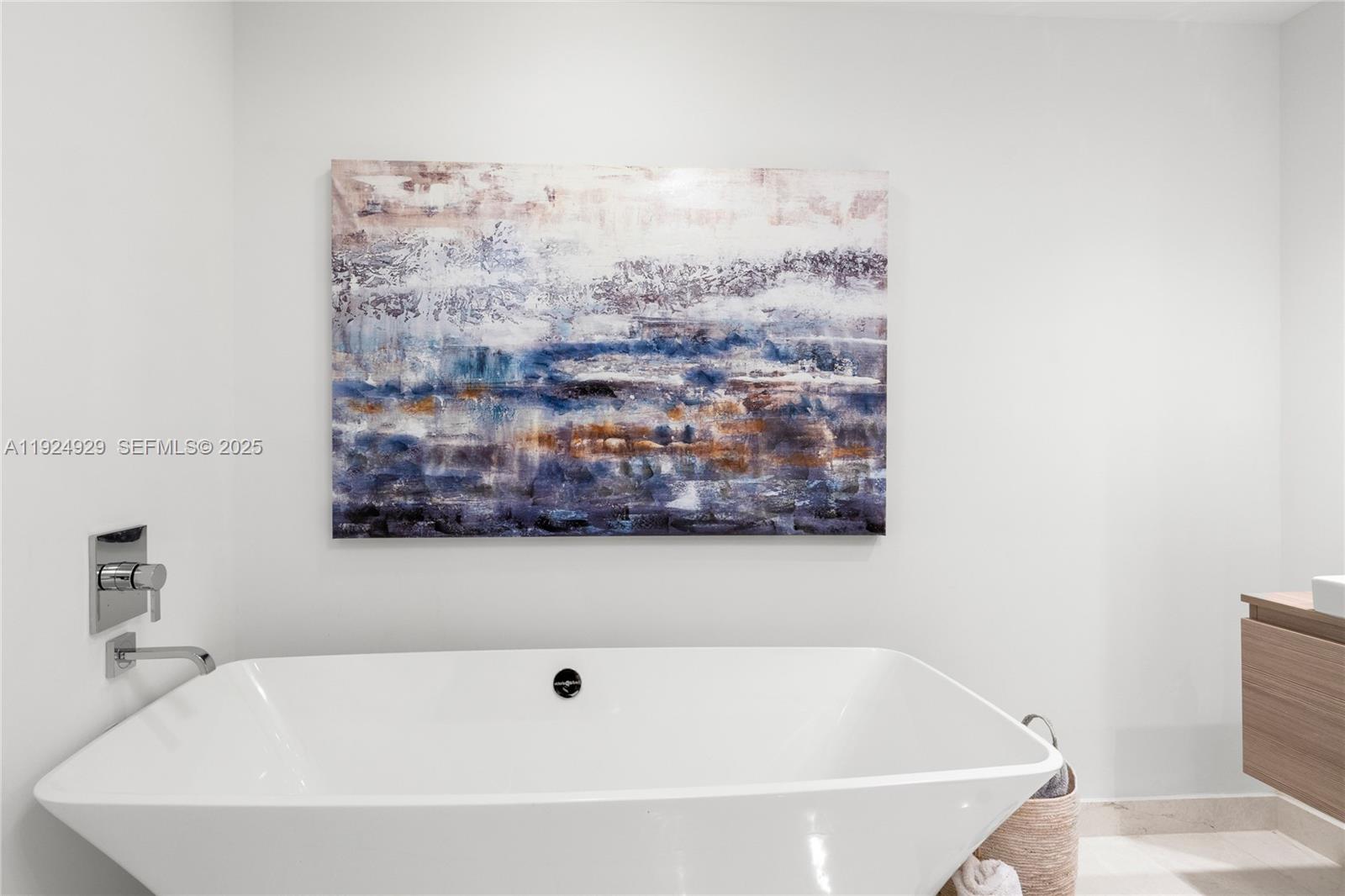 17111 Biscayne Blvd #2002 North Miami Beach, FL 33160