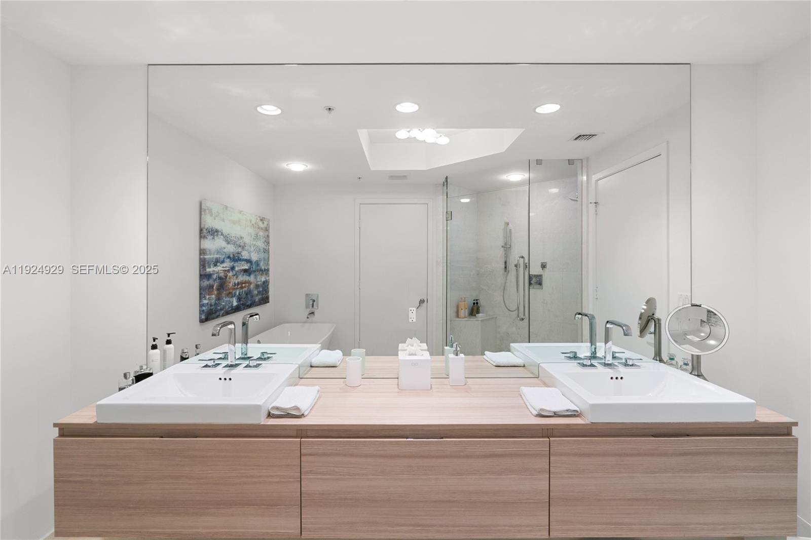 17111 Biscayne Blvd #2002 North Miami Beach, FL 33160