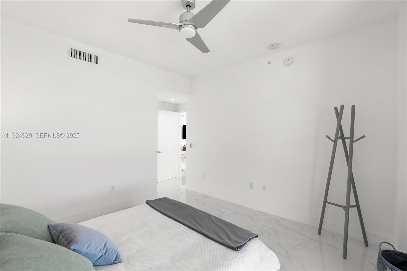 17111 Biscayne Blvd #2002 North Miami Beach, FL 33160