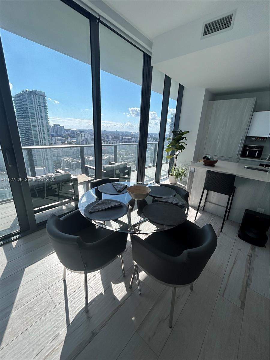 480 NE 31st St #3001 Miami, FL 33137