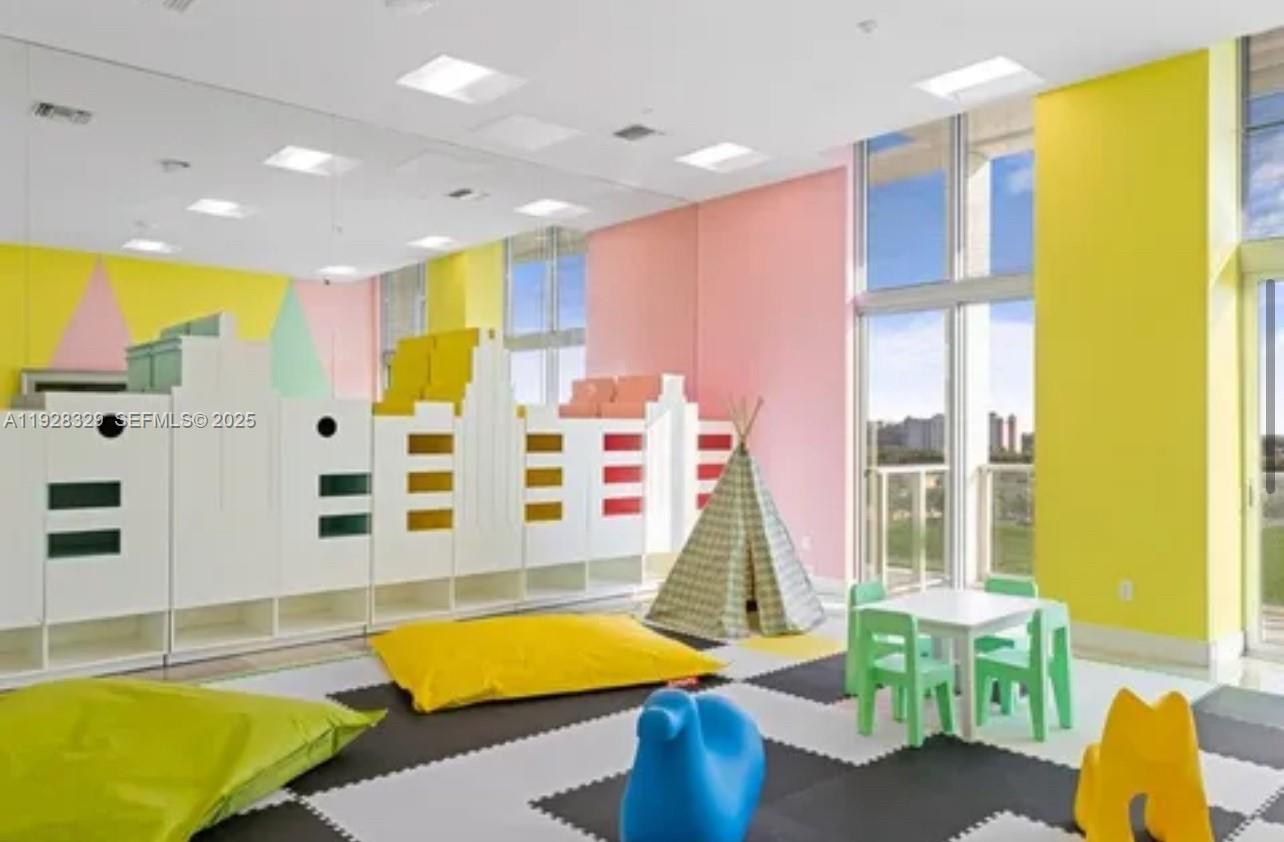 2000 Metropica Way #1701 Sunrise, FL 33323