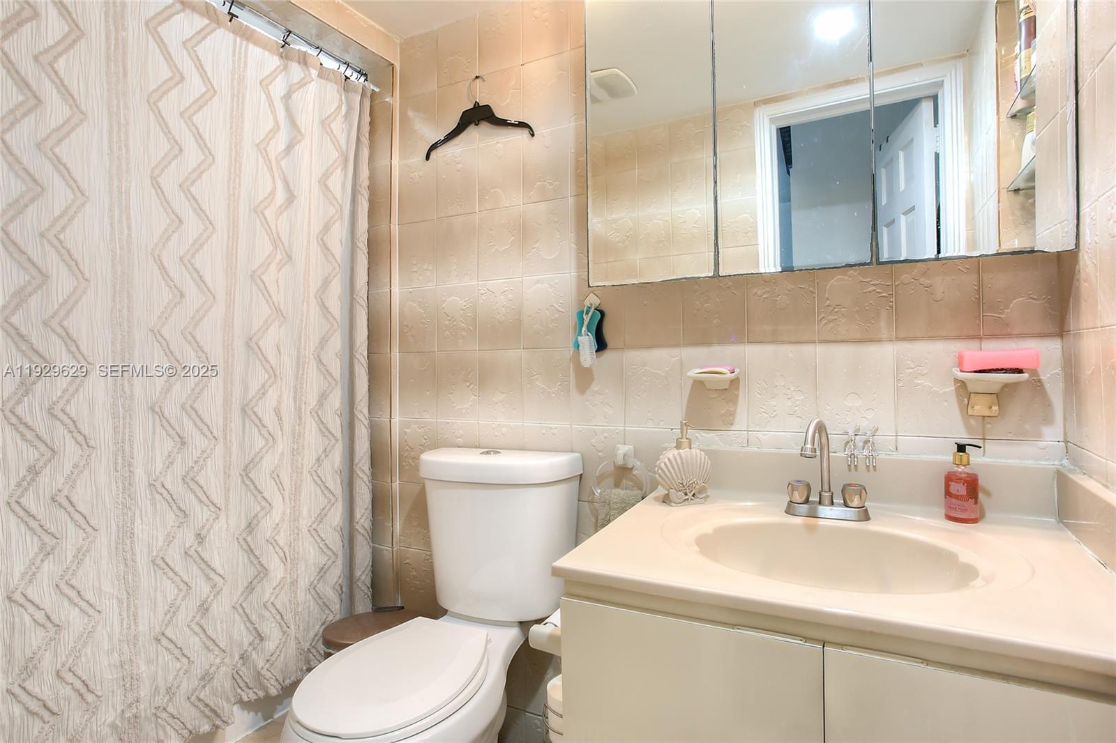 3119 NW 169th Ter Miami Gardens, FL 33056