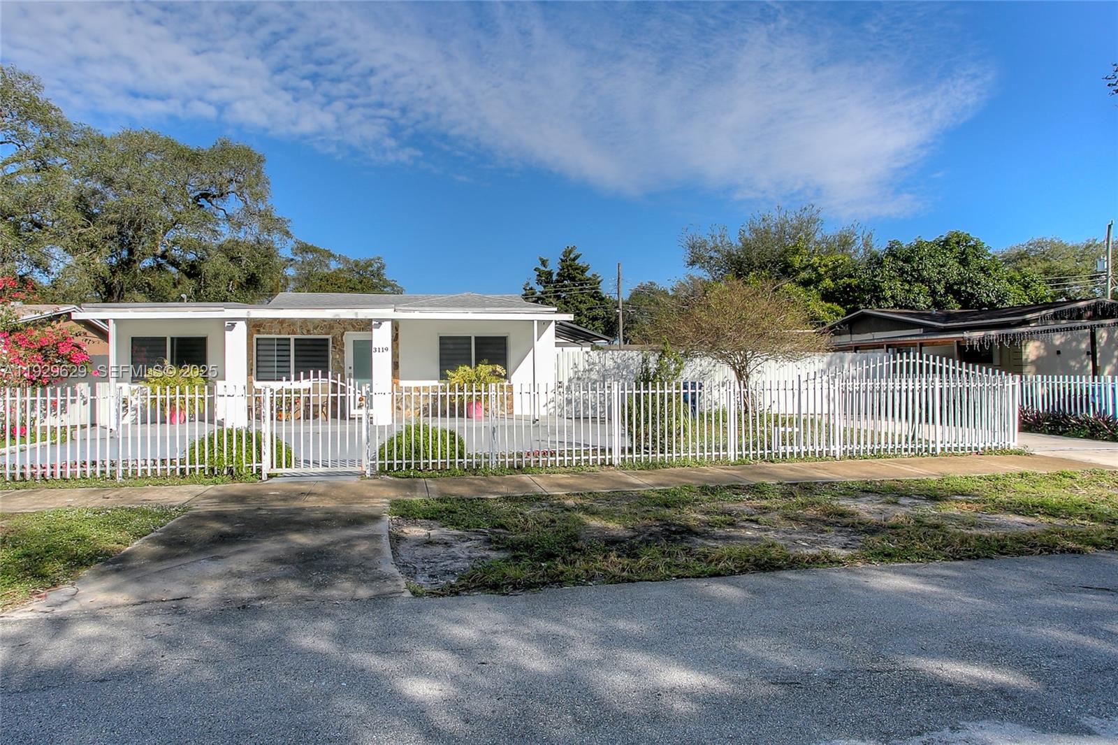 3119 NW 169th Ter Miami Gardens, FL 33056