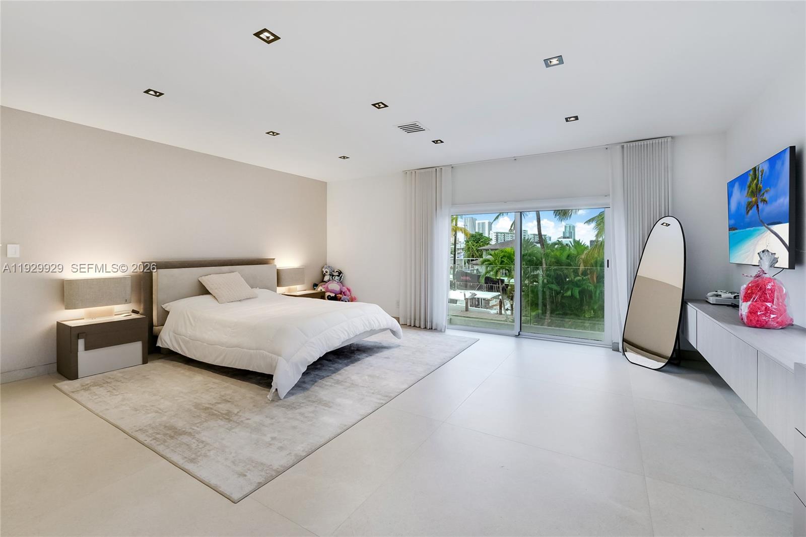 431 Layne Blvd Hallandale Beach, FL 33009