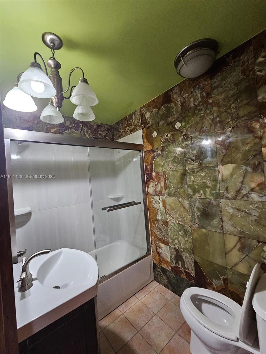 10955 SW 56th St Miami, FL 33165