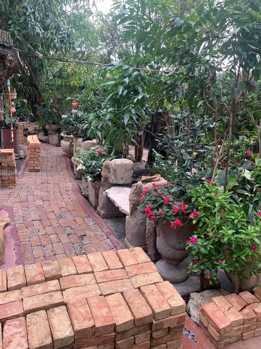 10955 SW 56th St Miami, FL 33165