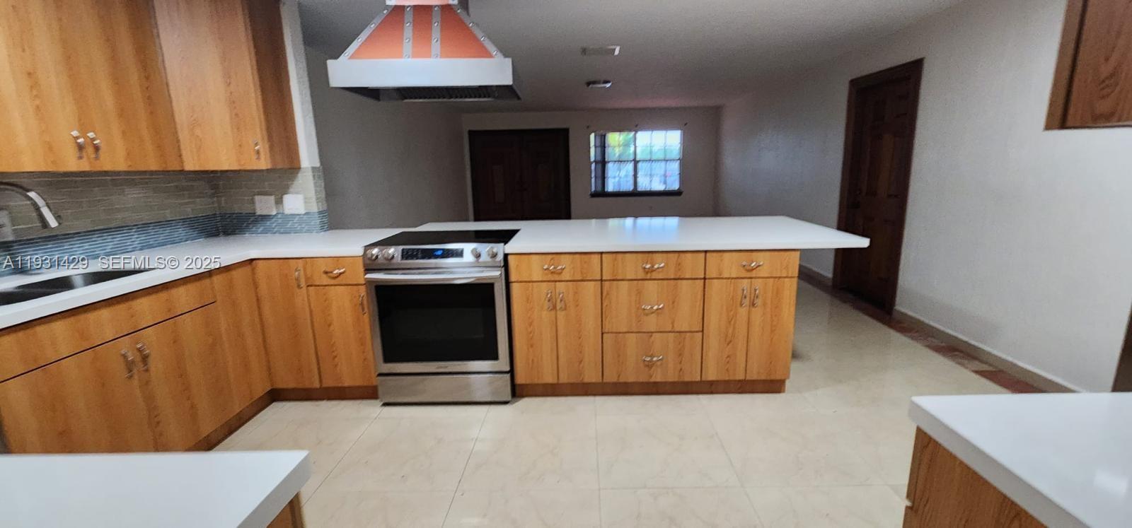 10955 SW 56th St Miami, FL 33165