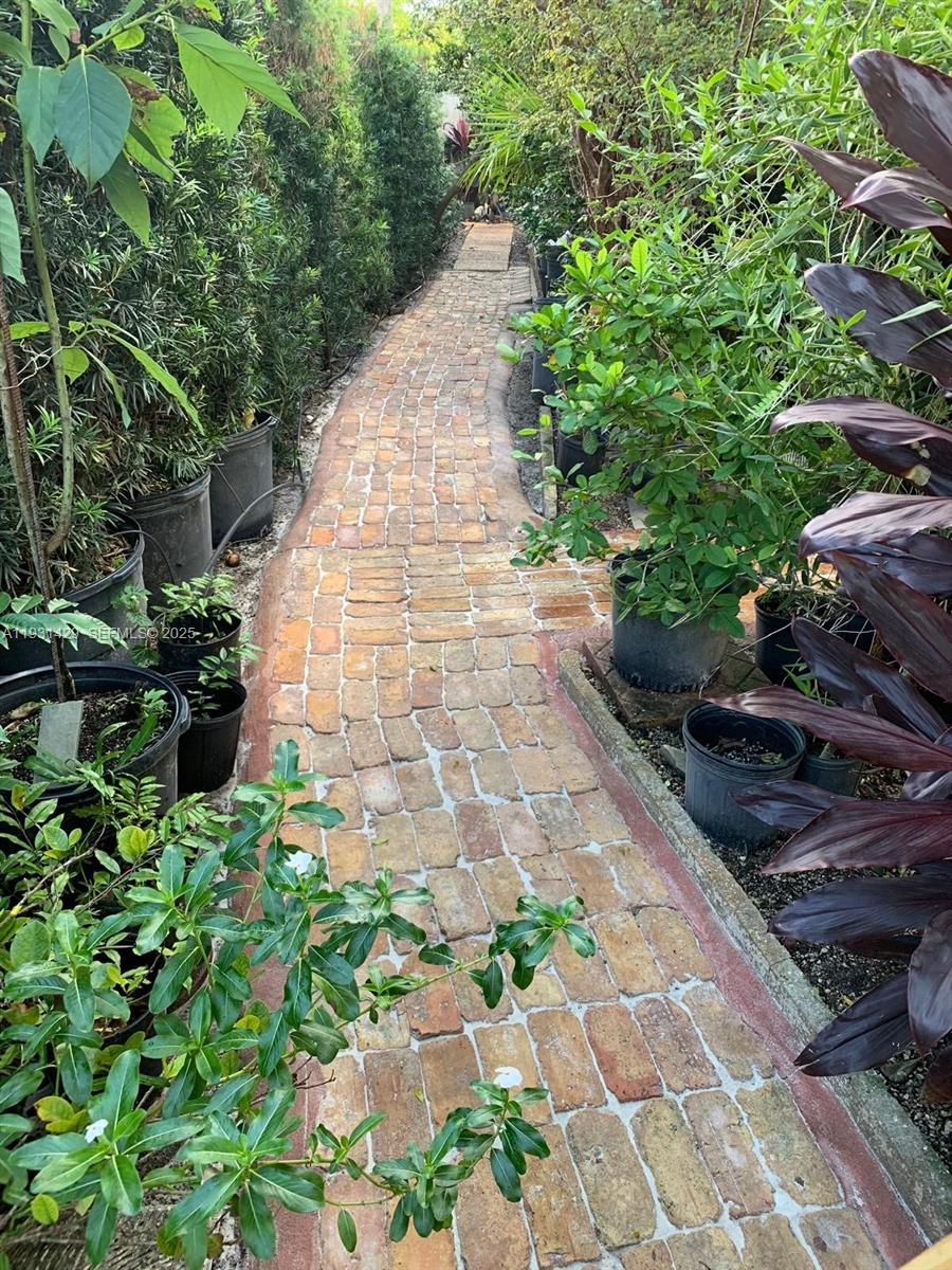 10955 SW 56th St Miami, FL 33165