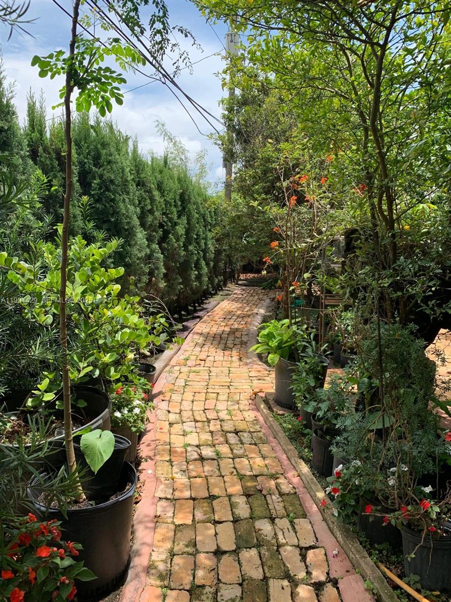 10955 SW 56th St Miami, FL 33165