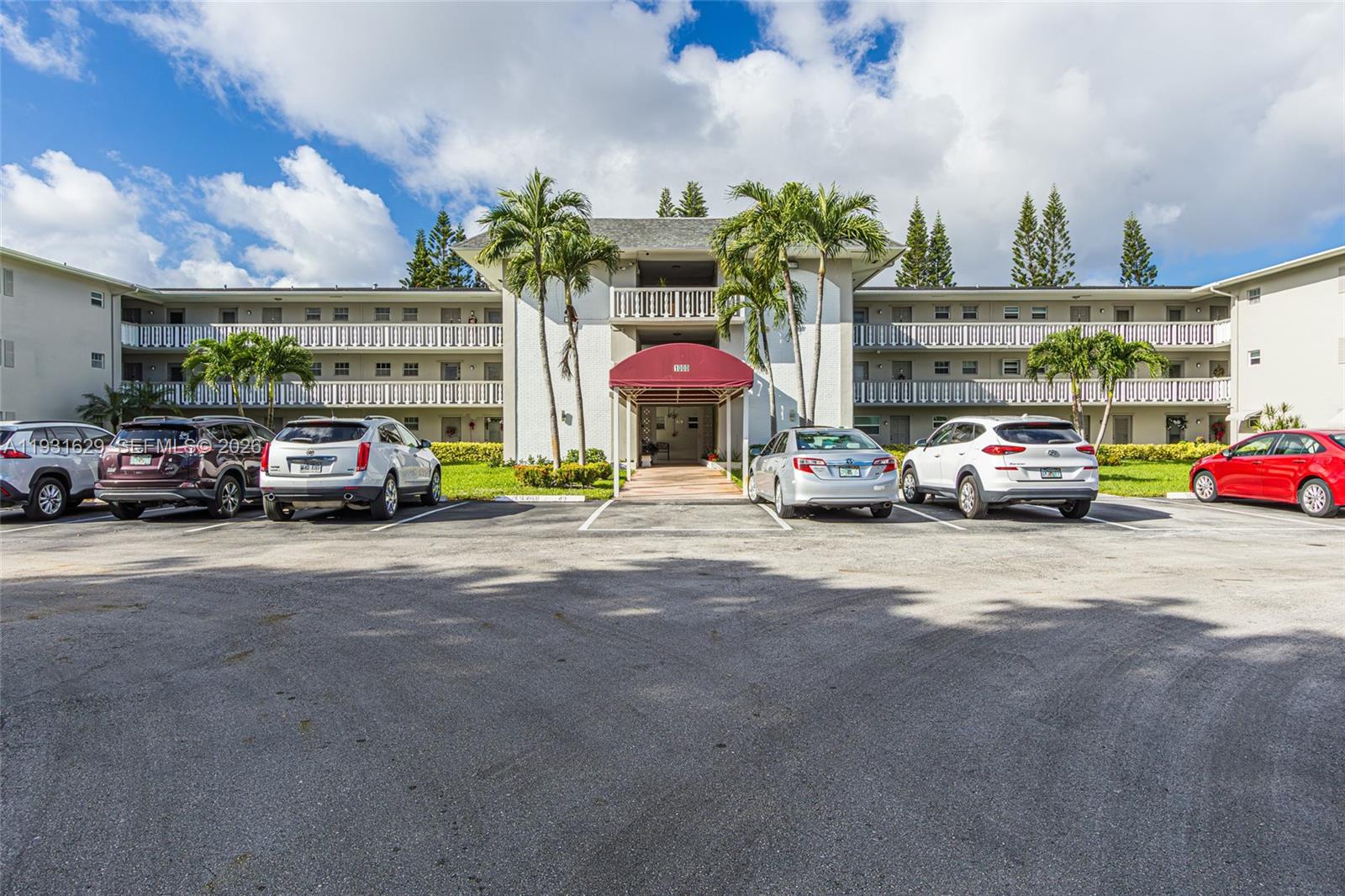 1000 Hillcrest Ct #214