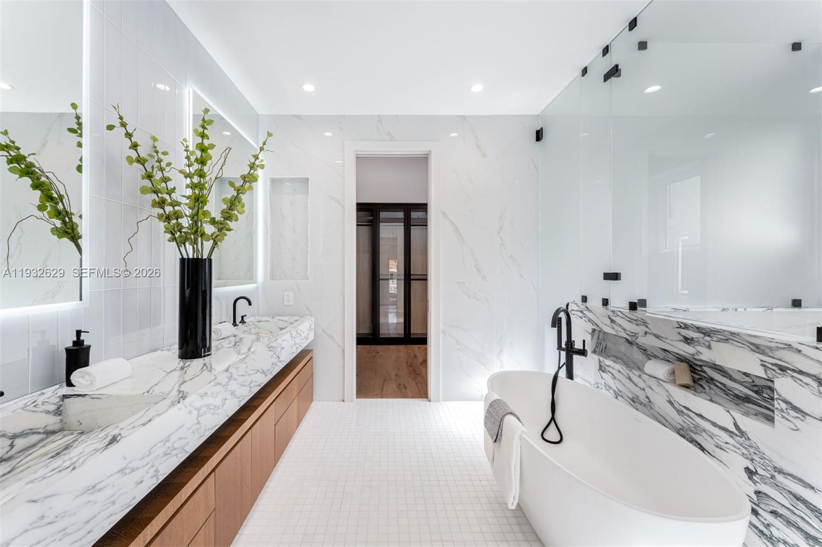 6970 Sunrise Dr Coral Gables, FL 33133