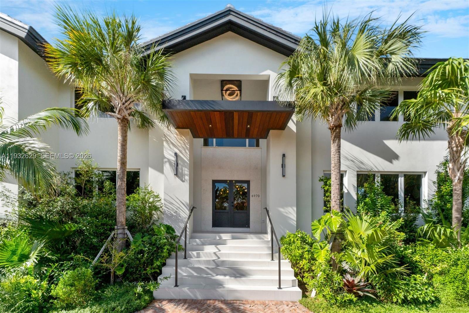 6970 Sunrise Dr Coral Gables, FL 33133