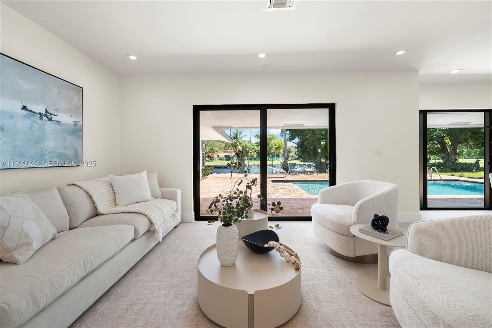 10945 SW 75th Ct Pinecrest, FL 33156