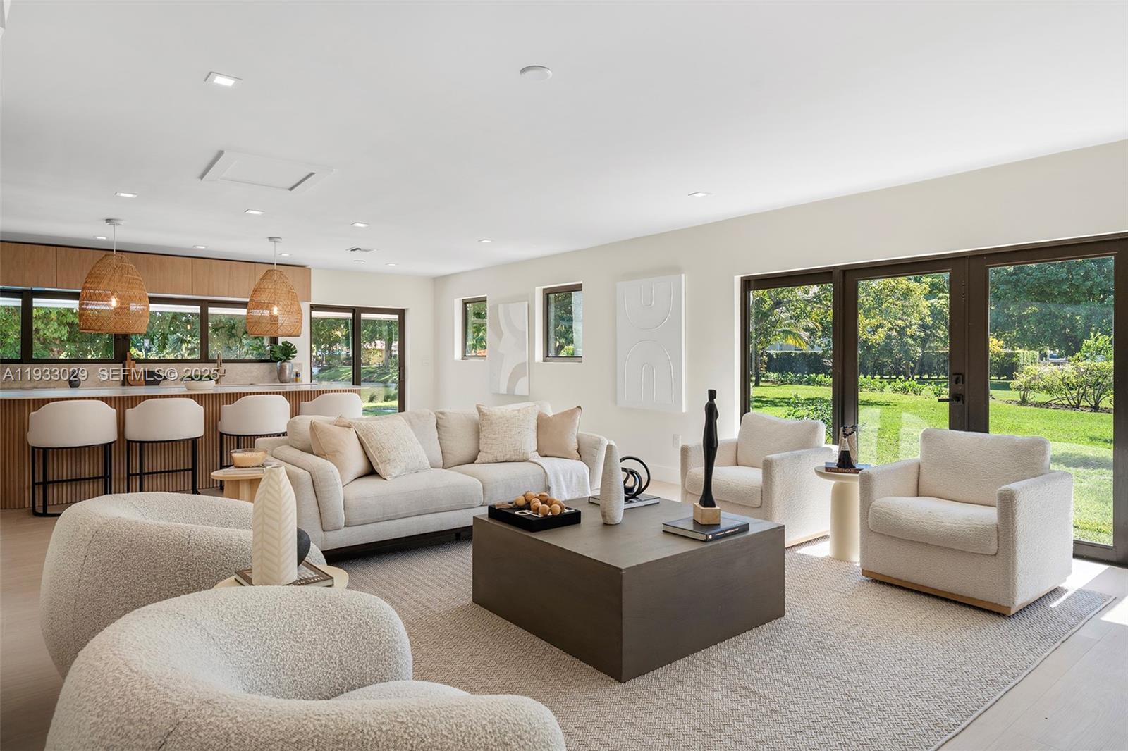 10945 SW 75th Ct Pinecrest, FL 33156