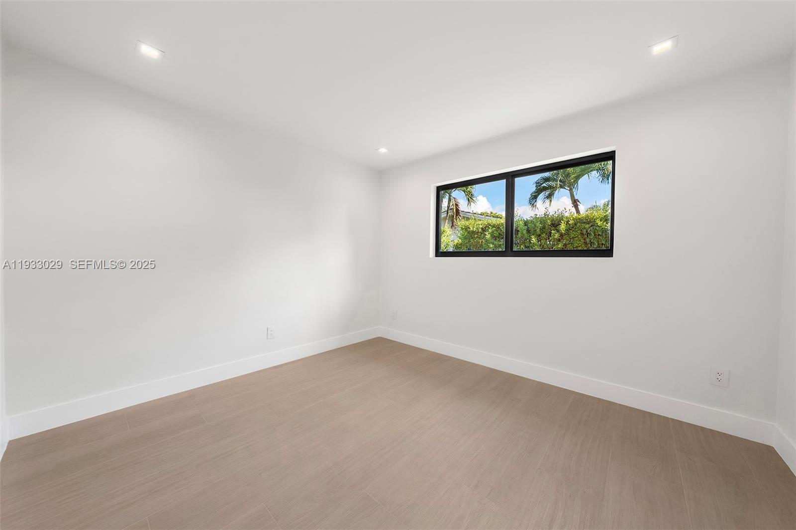 10945 SW 75th Ct Pinecrest, FL 33156