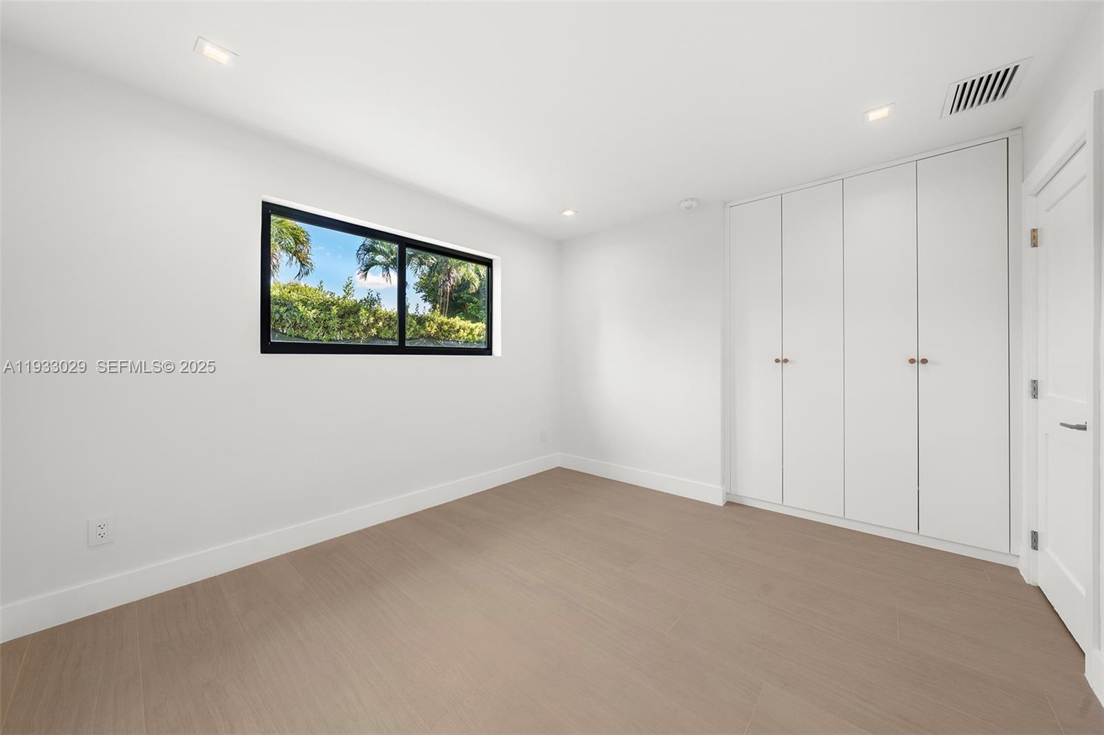 10945 SW 75th Ct Pinecrest, FL 33156