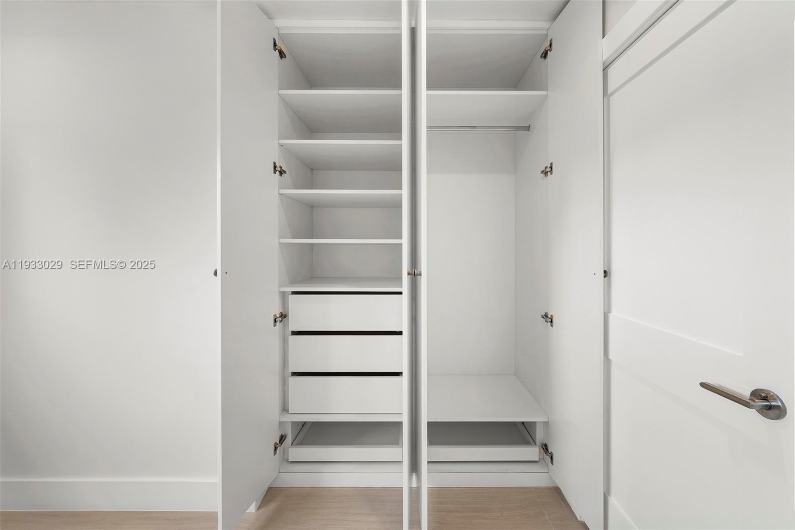 10945 SW 75th Ct Pinecrest, FL 33156