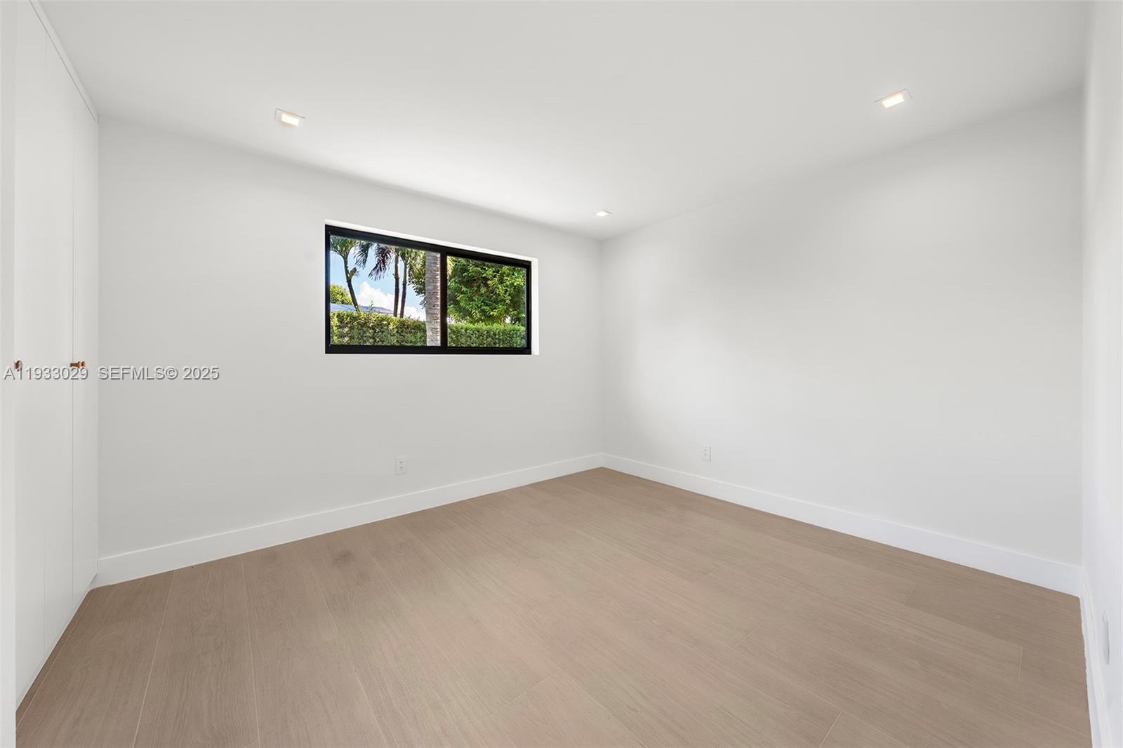 10945 SW 75th Ct Pinecrest, FL 33156