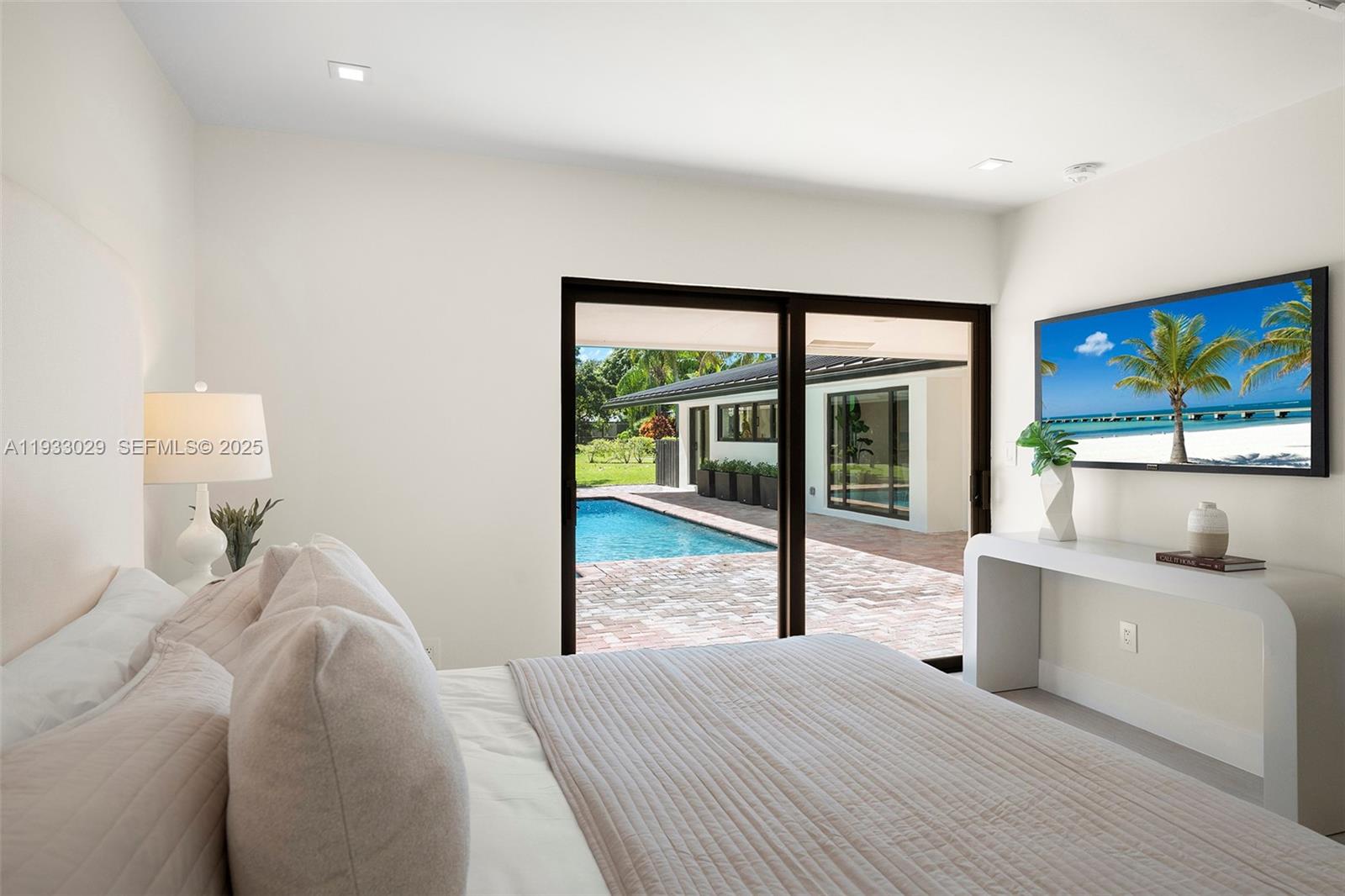 10945 SW 75th Ct Pinecrest, FL 33156