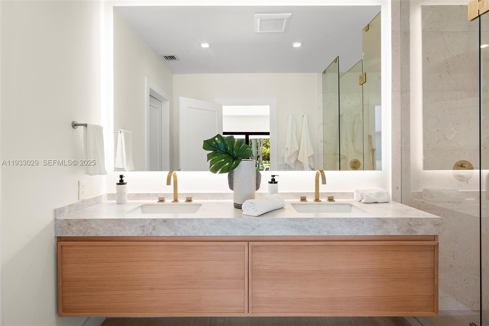 10945 SW 75th Ct Pinecrest, FL 33156