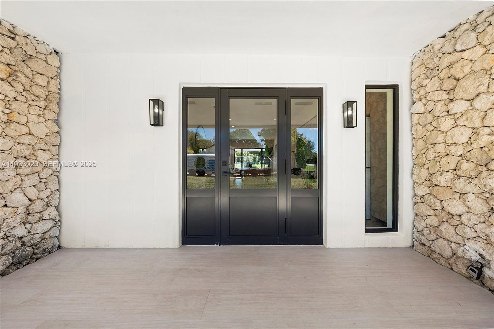 10945 SW 75th Ct Pinecrest, FL 33156