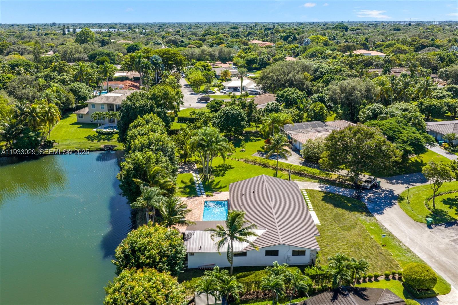 10945 SW 75th Ct Pinecrest, FL 33156