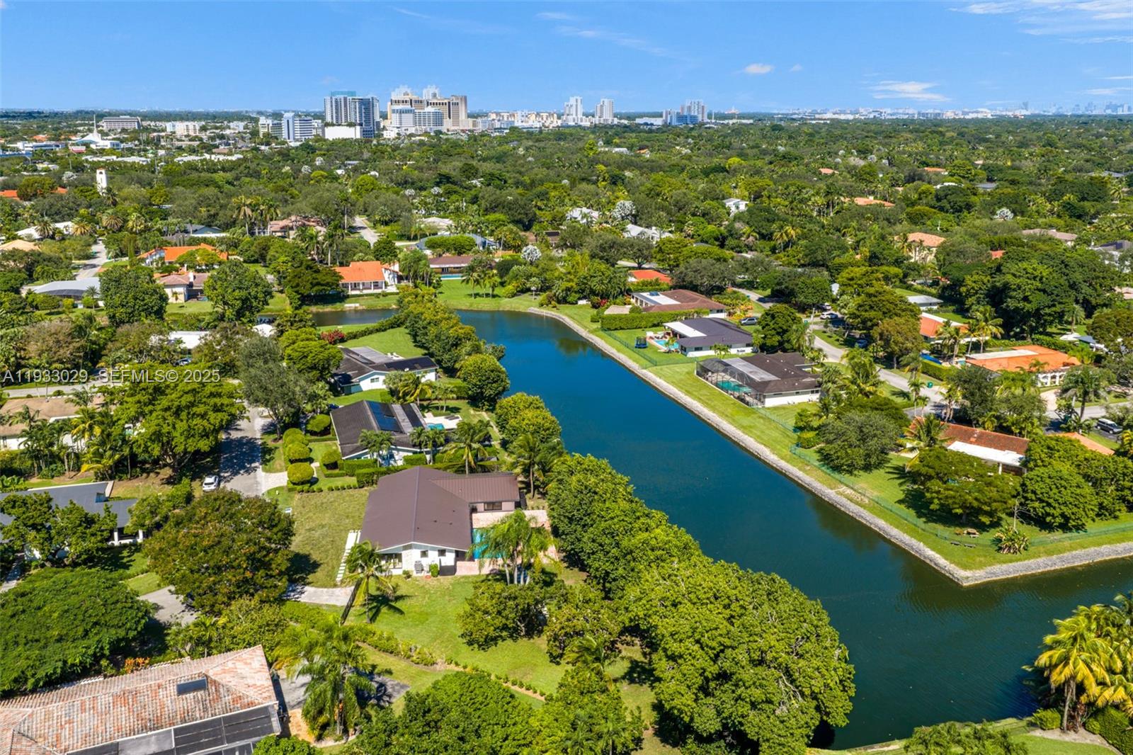 10945 SW 75th Ct Pinecrest, FL 33156