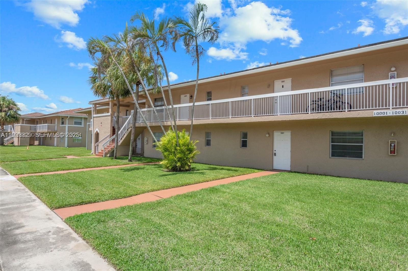 1016 Twin Lks Dr #20-G Coral Springs, FL 33071