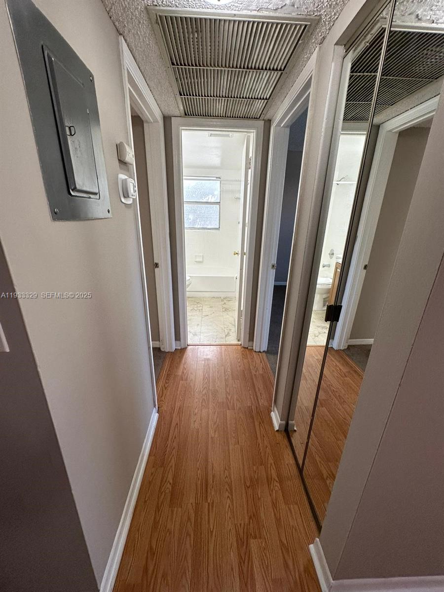 1016 Twin Lks Dr #20-G Coral Springs, FL 33071