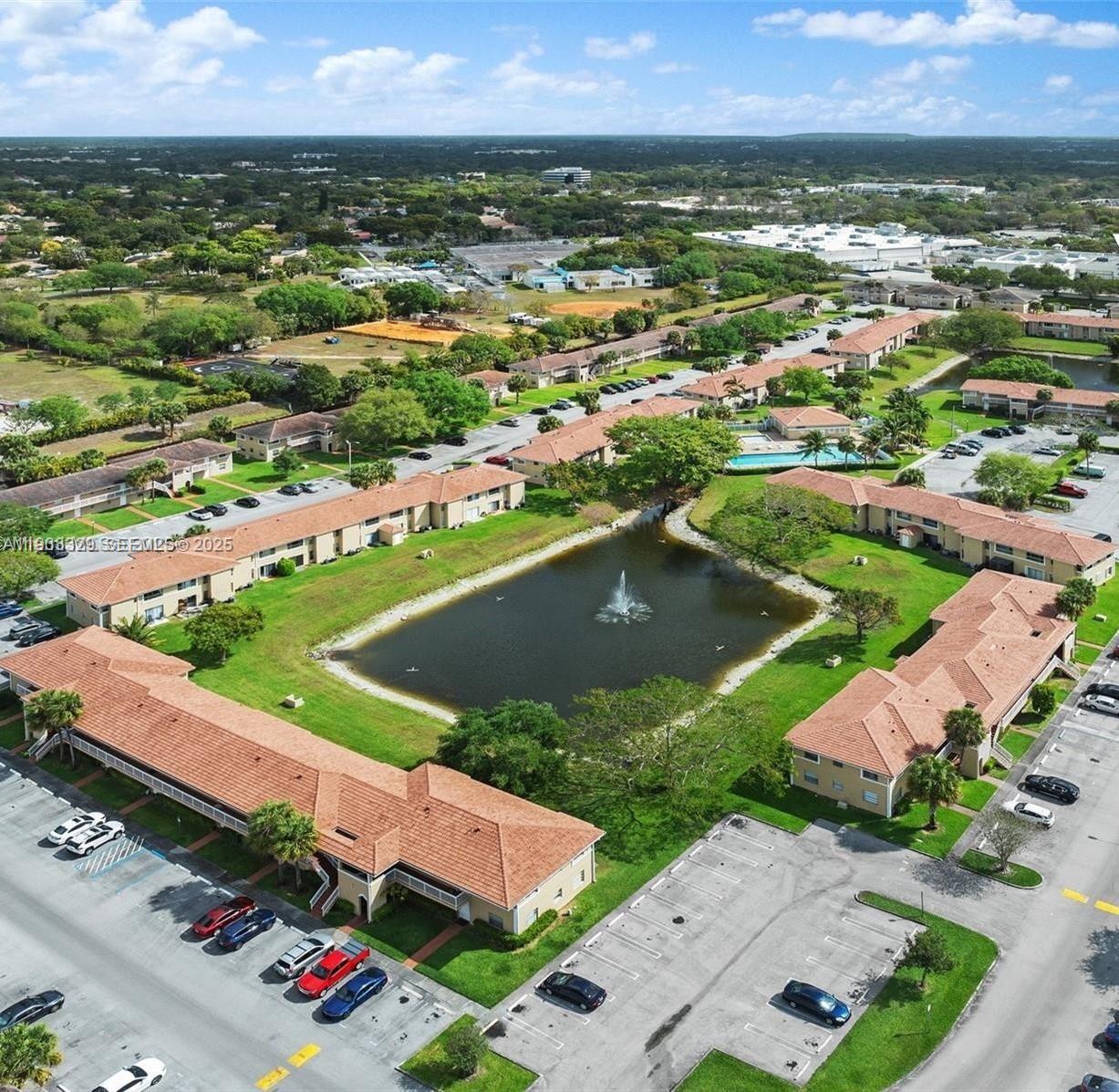 1016 Twin Lks Dr #20-G Coral Springs, FL 33071